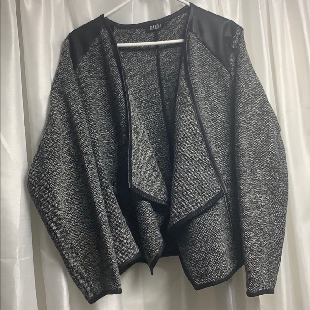 Faux leather trimmed tweed blazer